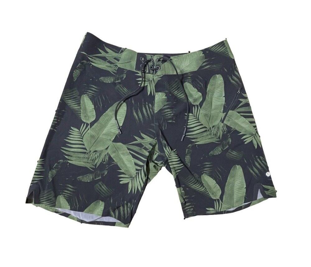 Lululemon Shorts Mens Size 38 Green Jungle Tech Performance Board Foil Logo MINT